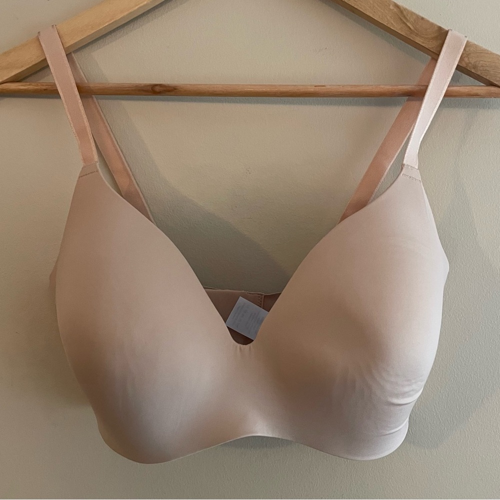 ⁠Knix Wingwoman Contour Bra Beige Size 6 (32DD/34DD) NWT Wire-Free Wireless⁠
